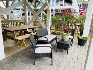 Outdoor dining - Beach Bells 4 Bedroom Home by RedAwning (Supply)
