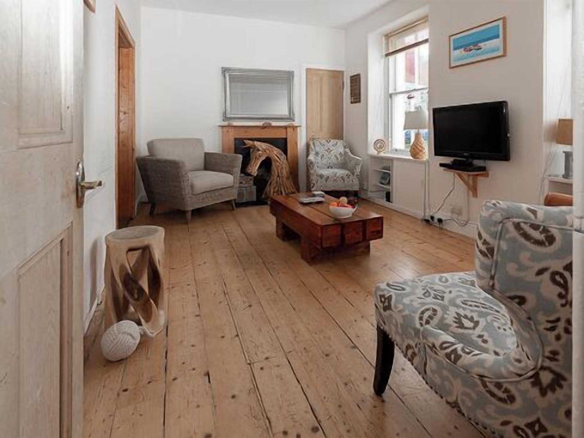 Unique 2 Bedroom Harbour Front Apartment. License No. El00051f. - Dunbar