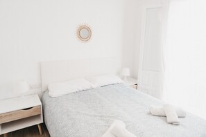 1 slaapkamer, een strijkplank/strijkijzer, gratis wifi, beddengoed