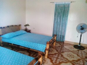 2 chambres, bureau, draps fournis