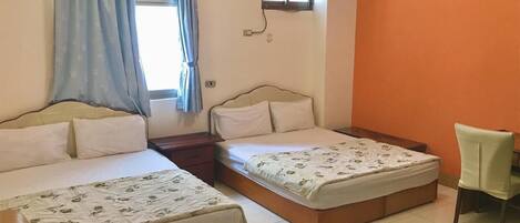 Desk, rollaway beds, free WiFi