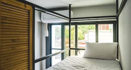 World Inn - Hostel