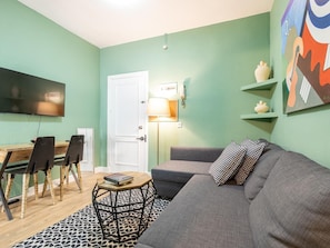 TV - Fantastic apartment. 4px center and next to Triana - AC / WFI (Sevilla)