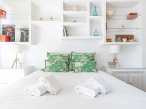 1 bedroom, iron/ironing board, Internet, bed sheets - Fantastic apartment. 4px center and next to Triana - AC / WFI (Sevilla)