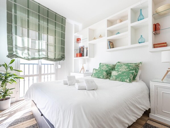 1 chambre, fer et planche à repasser, accès à Internet, literie fournie