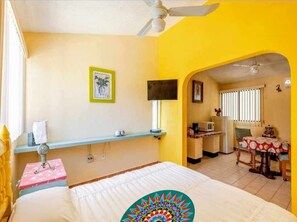 1 bedroom, iron/ironing board, Internet, bed sheets - Nice and Cozy studio very close to the boardwalk and the beach (La Paz)