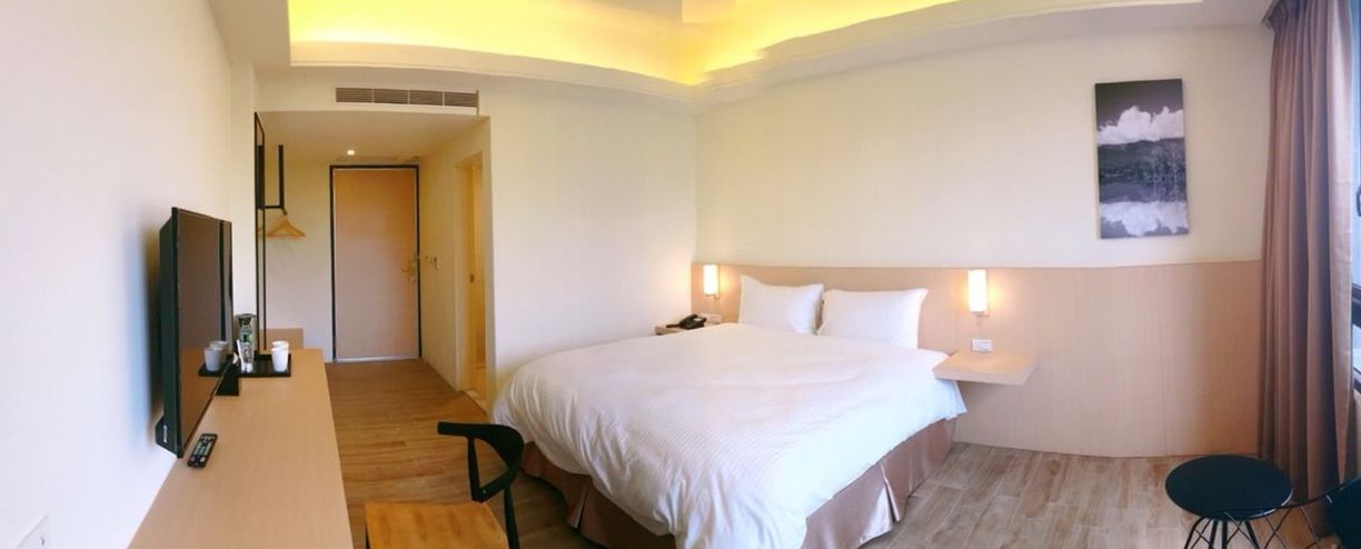 standard double room | desk, blackout curtains, soundproofing, free wifi