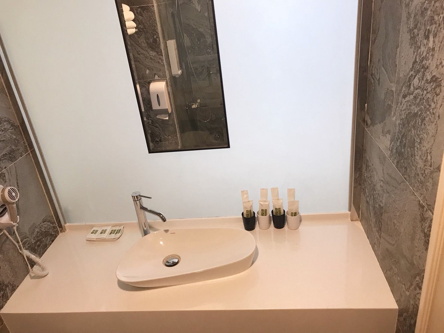 comfort loft, 2 bedrooms | desk, blackout curtains, soundproofing, free wifi