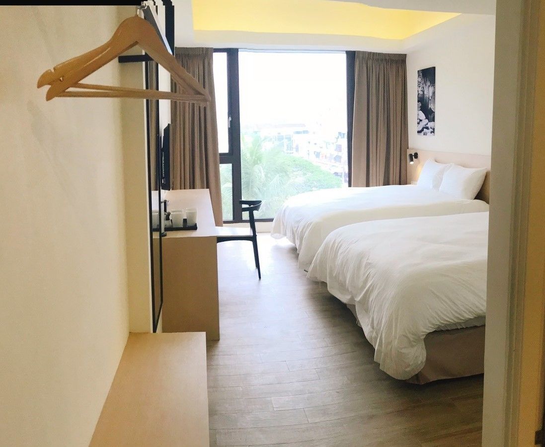 classic quadruple room | desk, blackout curtains, soundproofing, free wifi