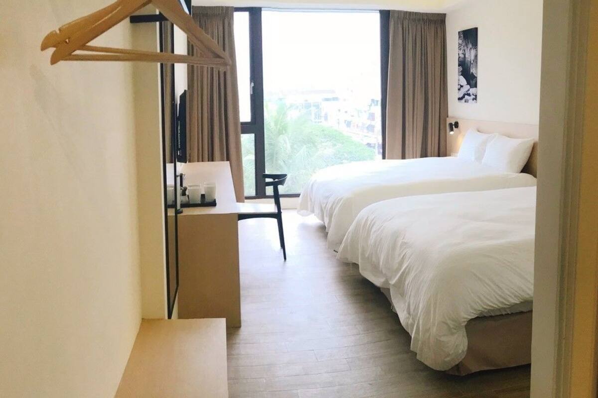 classic quadruple room | desk, blackout curtains, soundproofing, free wifi