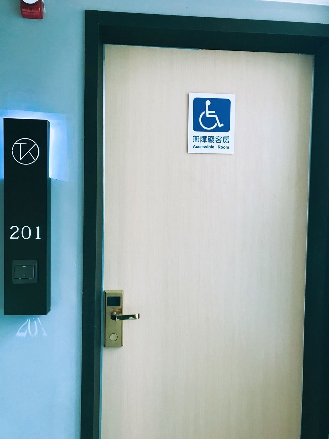 standard double room | desk, blackout curtains, soundproofing, free wifi