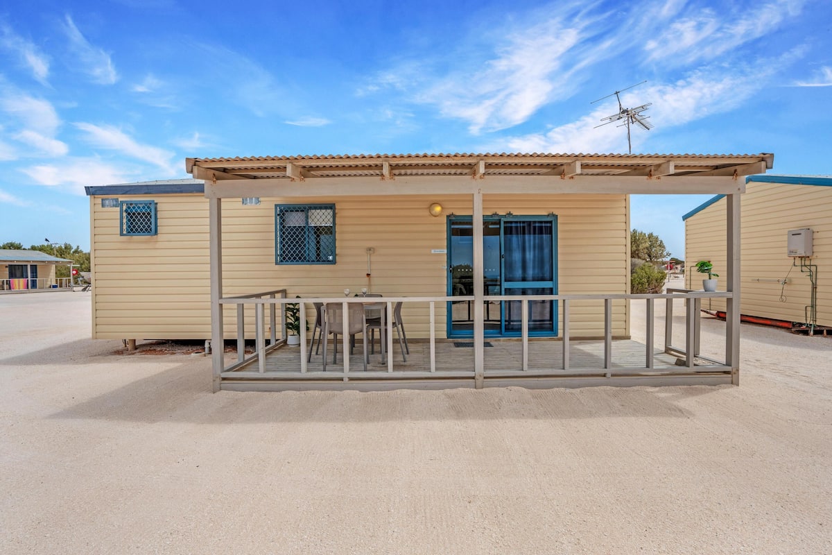One Bedroom Villa | Iron/ironing board, bed sheets