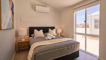 Deluxe Villa, 2 Bedrooms, Ocean View | Iron/ironing board, bed sheets