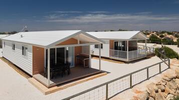 Deluxe Villa, 2 Bedrooms, Ocean View | Iron/ironing board, bed sheets