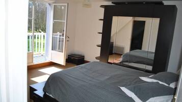 5 camere, ferro/asse da stiro, Wi-Fi gratuito