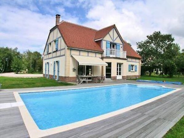 Outdoor pool, a heated pool - 411125555496 (Le Touquet-Paris-Plage)