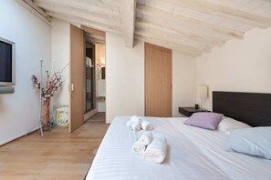 Apartment, 3 Bedrooms | 3 bedrooms, individually furnished, desk, laptop workspace - Penthouse Hilife Panoramic Terrace (Florence)