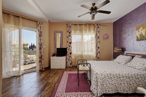 5 chambres, fer et planche à repasser, accès Internet, draps fournis