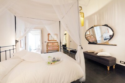 Cathedral of Ortigia luxury apartment terrace WI-FI free