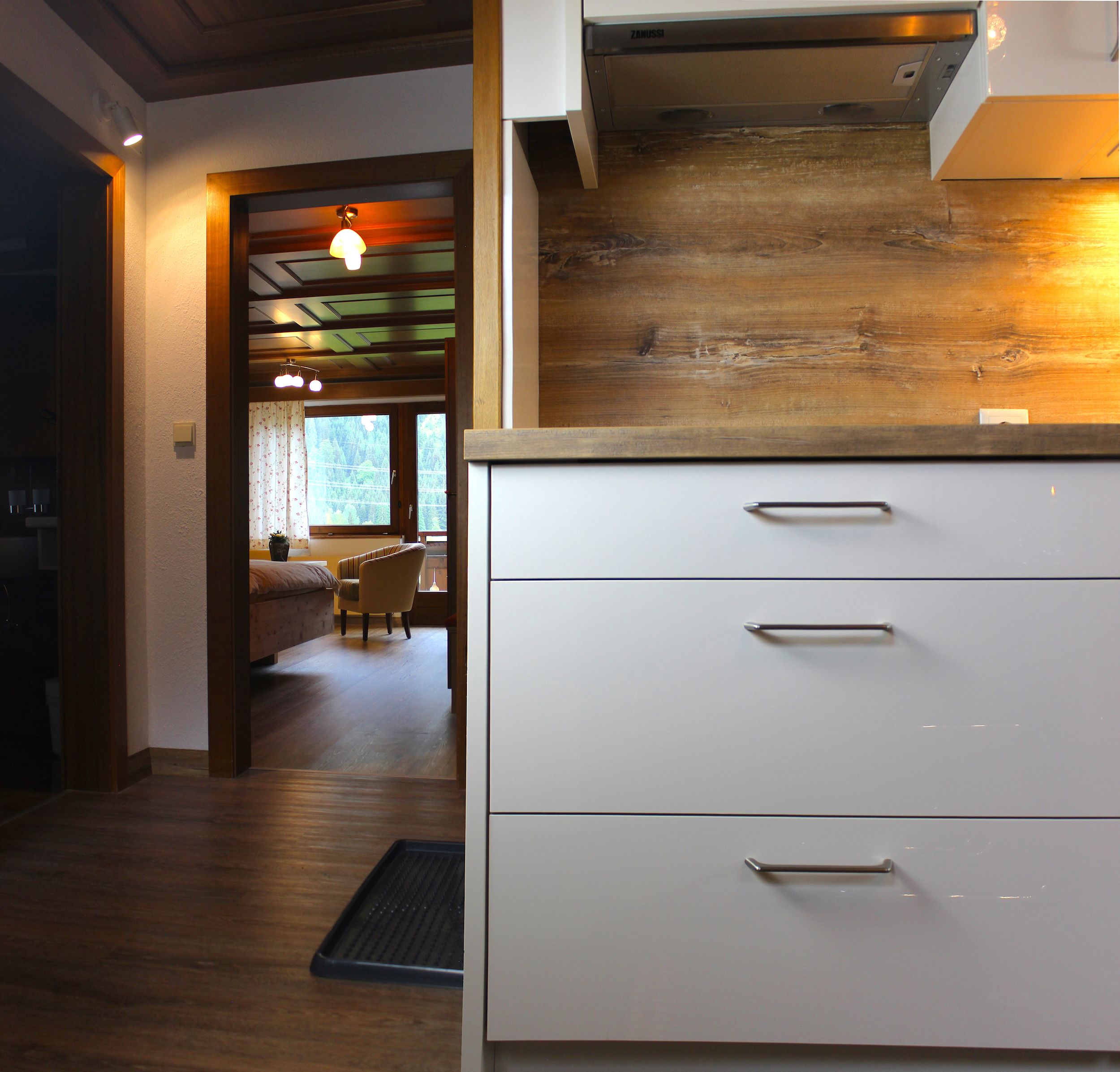 Family Apartment, Multiple Beds, Allergy Friendly, Mountainside | Private kitchen | Electric kettle