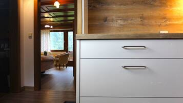 Family Apartment, Multiple Beds, Allergy Friendly, Mountainside | Private kitchen | Electric kettle