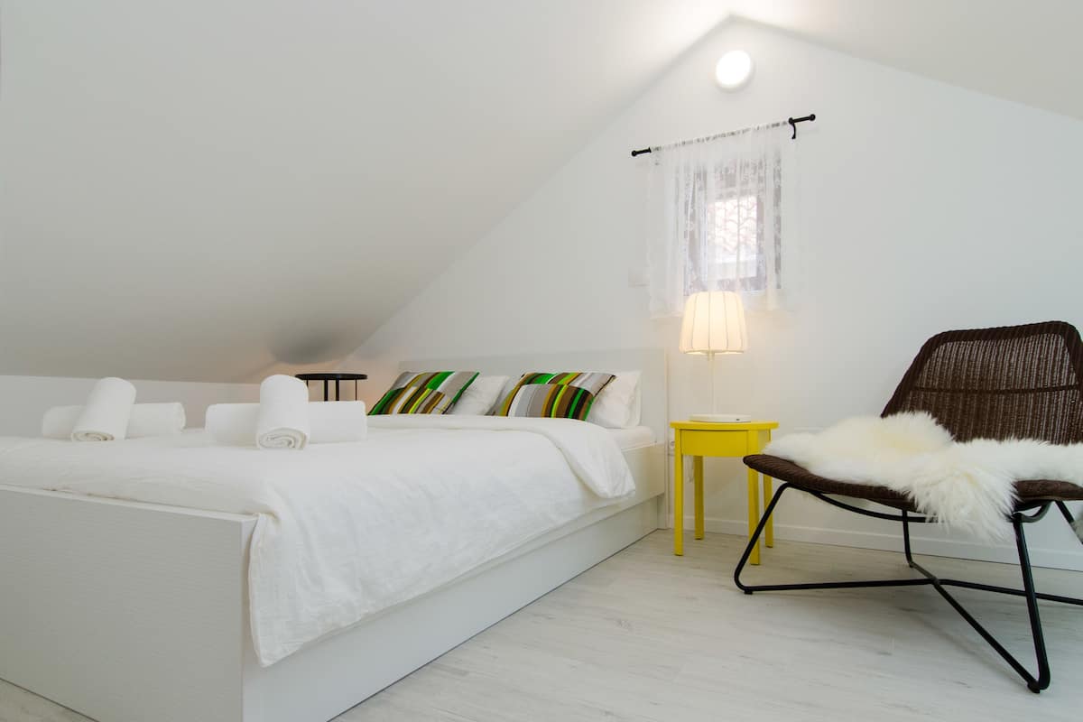 Design-Apartment, 2 Schlafzimmer | Hochwertige Bettwaren, Daunenbettdecken