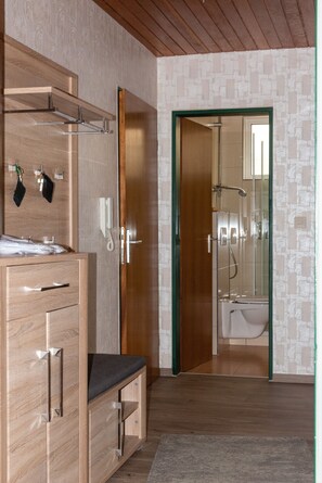 Apartment, Non Smoking, Garden View (Souterrain) | 1 bedroom, down comforters, individually decorated - Moderenes 2-zimmerappartement in Ruhiger Lage, Viele Freizeitangebote (Bad Fuessing)