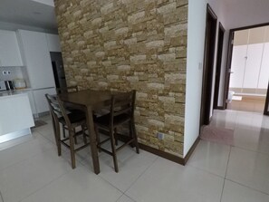 Family Apartment, 3 Bedrooms, Partial Ocean View | Private kitchenette | Fridge, microwave, stovetop, electric kettle