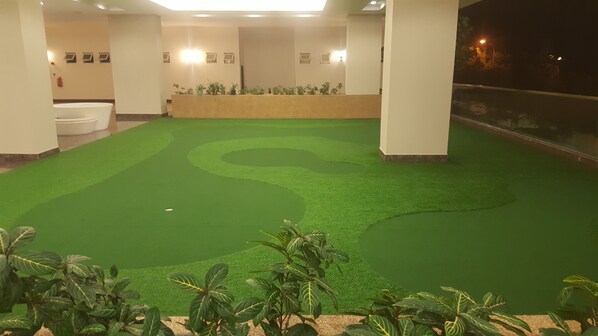 Mini-golf