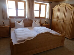 2 bedrooms, in-room safe, travel crib, WiFi