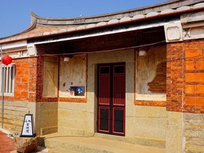Property entrance - Beishan Old Western Style Hostel (Jinning)