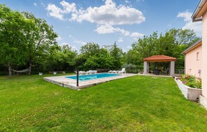 Outdoor pool - Gorgeous home in Neoric (Neoric)