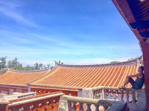 Hiên