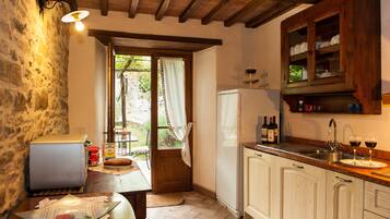 Appartamento Deluxe, 2 camere da letto (Rosmarino) | Cucina privata | Frigorifero, microonde, piano cottura, macchina per tè/caffè