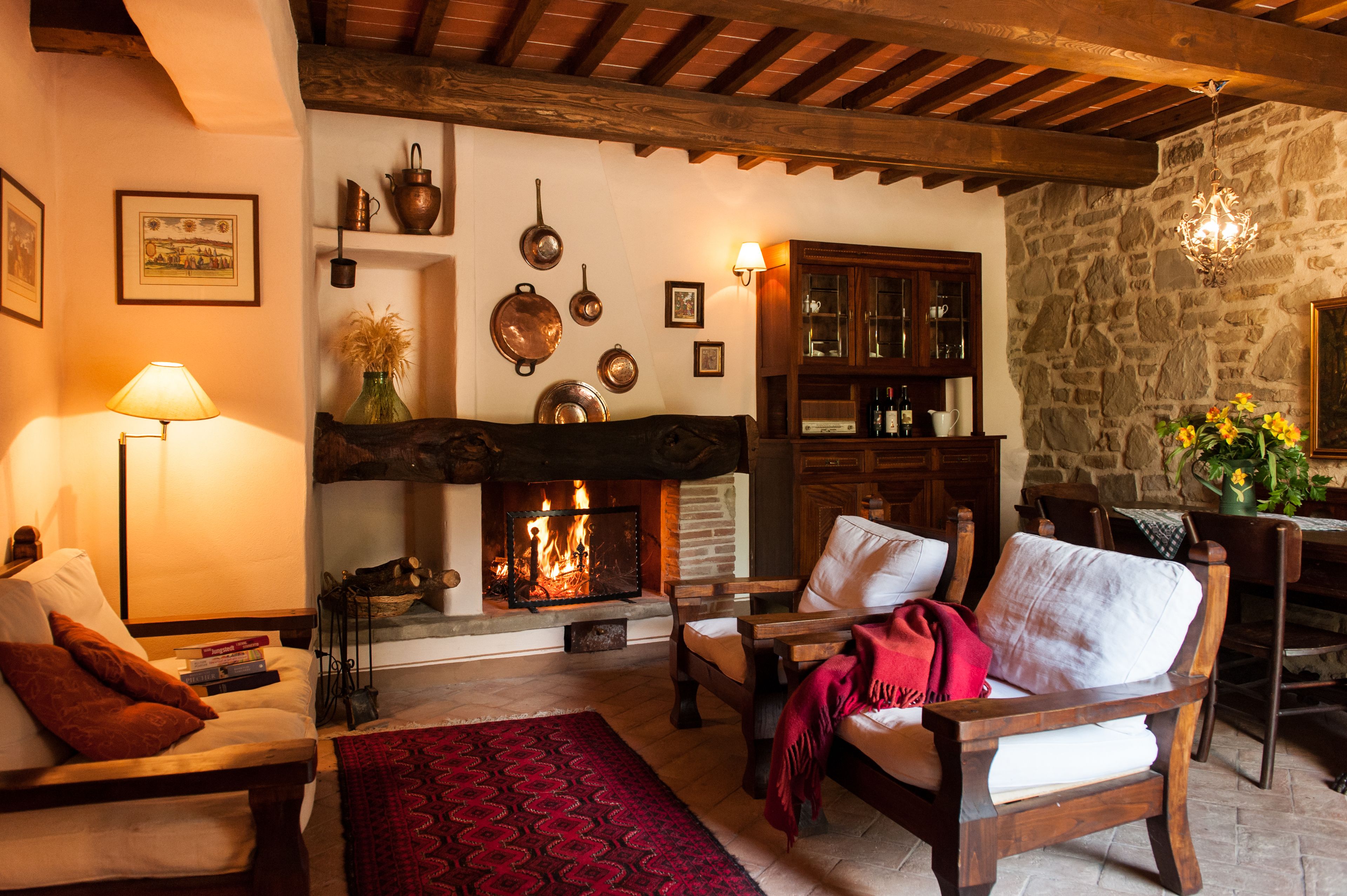 Appartamento, 2 camere da letto, vista piscina (Verbena) | Soggiorno | TV a schermo piatto, caminetto