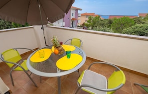 Outdoor dining - 1 bedroom amazing apartment in Mandre (Mandre)