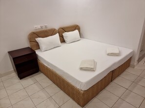 Desk, blackout drapes, free WiFi, bed sheets