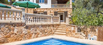 Villa Escaletas holiday house just 600 m from Cala Santanyí beach with pool and air conditioning