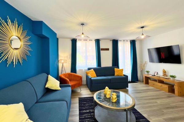 Exclusive Apartment | Living area