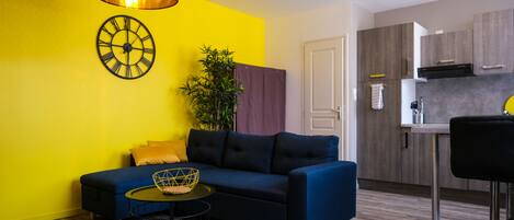 基本公寓 | 客廳 | 102 厘米電視連數碼電視頻道、Netflix、串流服務