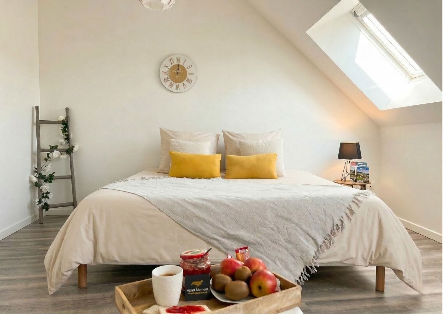 Studio | Blendingsgardiner, lydisolert og strykejern/-brett