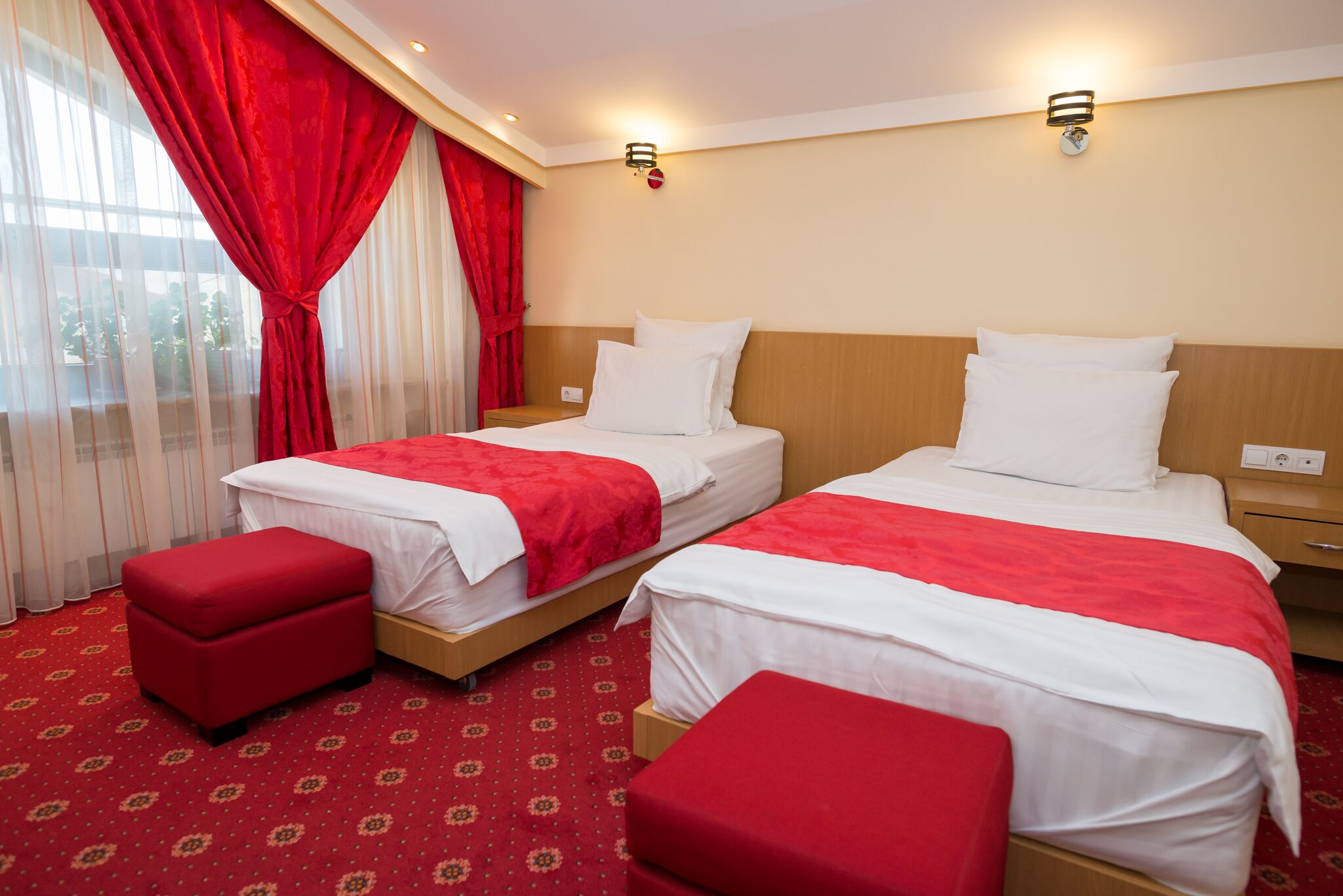 junior suite, 1 double bed with sofa bed | minibar, desk, blackout curtains, soundproofing