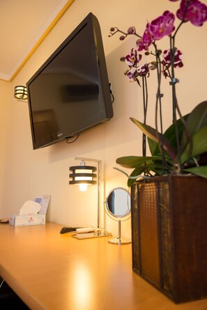 Suite Junior, 1 lit double et 1 canapé-lit | Minibar, bureau, rideaux occultants, chambres insonorisées