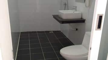 Deluxe Twin Room | Bathroom