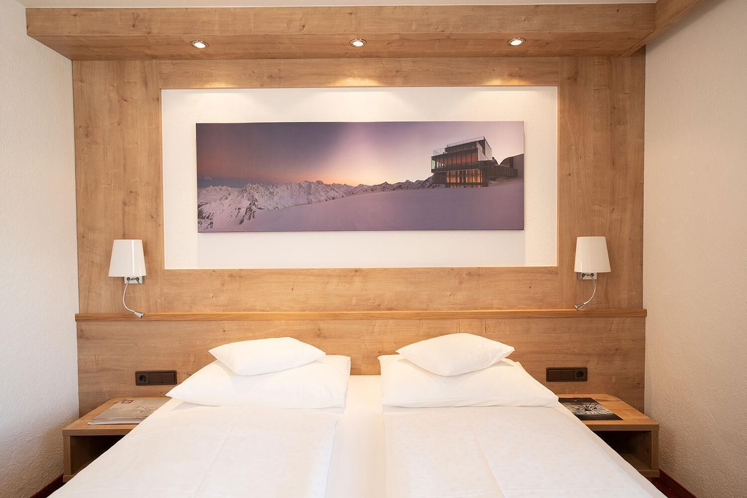 Zimmersafe, Schreibtisch, schallisolierte Zimmer, kostenlose Babybetten