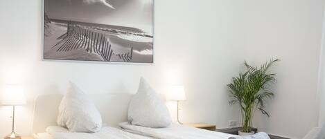 Casa empresarial, 3 habitaciones, 2 baños | 3 habitaciones, escritorio y cortinas blackout