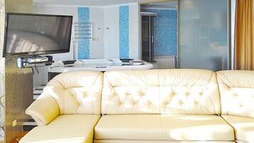 Premium Cabin | Bathroom | Free toiletries, hair dryer, bathrobes, slippers