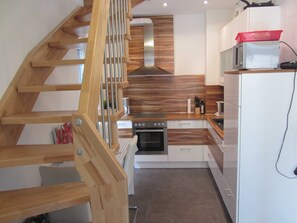 Kühlschrank, Mikrowelle, Ofen, Geschirrspüler