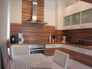 Køleskab, mikrobølgeovn, ovn, opvaskemaskine