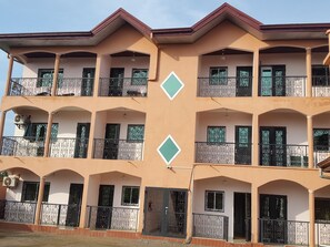 Exterior - RESIDENCE LA ROSÉE, Furnished Apartments  (Yaoundé)